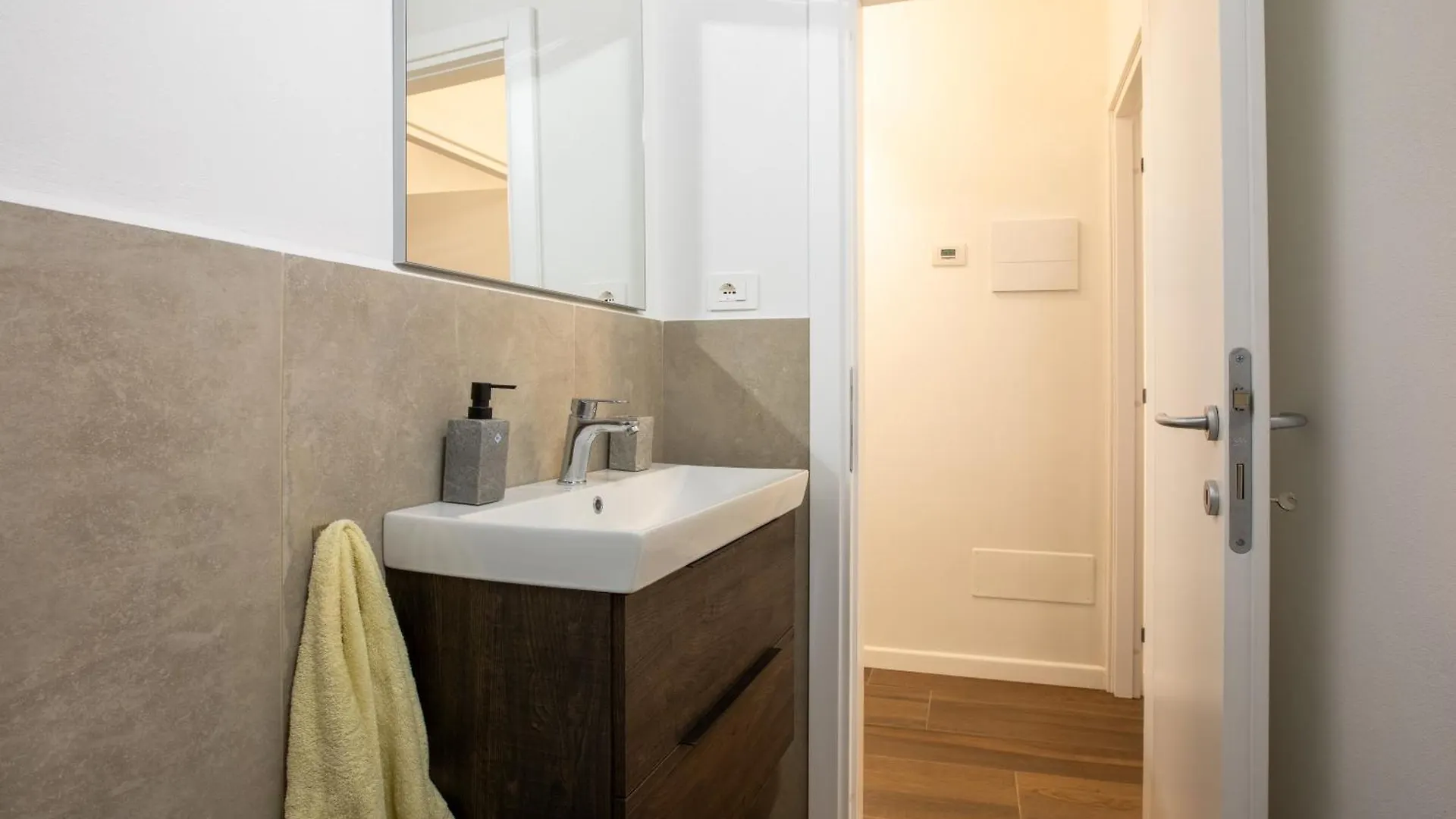 Apartamento Casa Senio - Via Dei Rossi 95 Siena 0*,  Italia